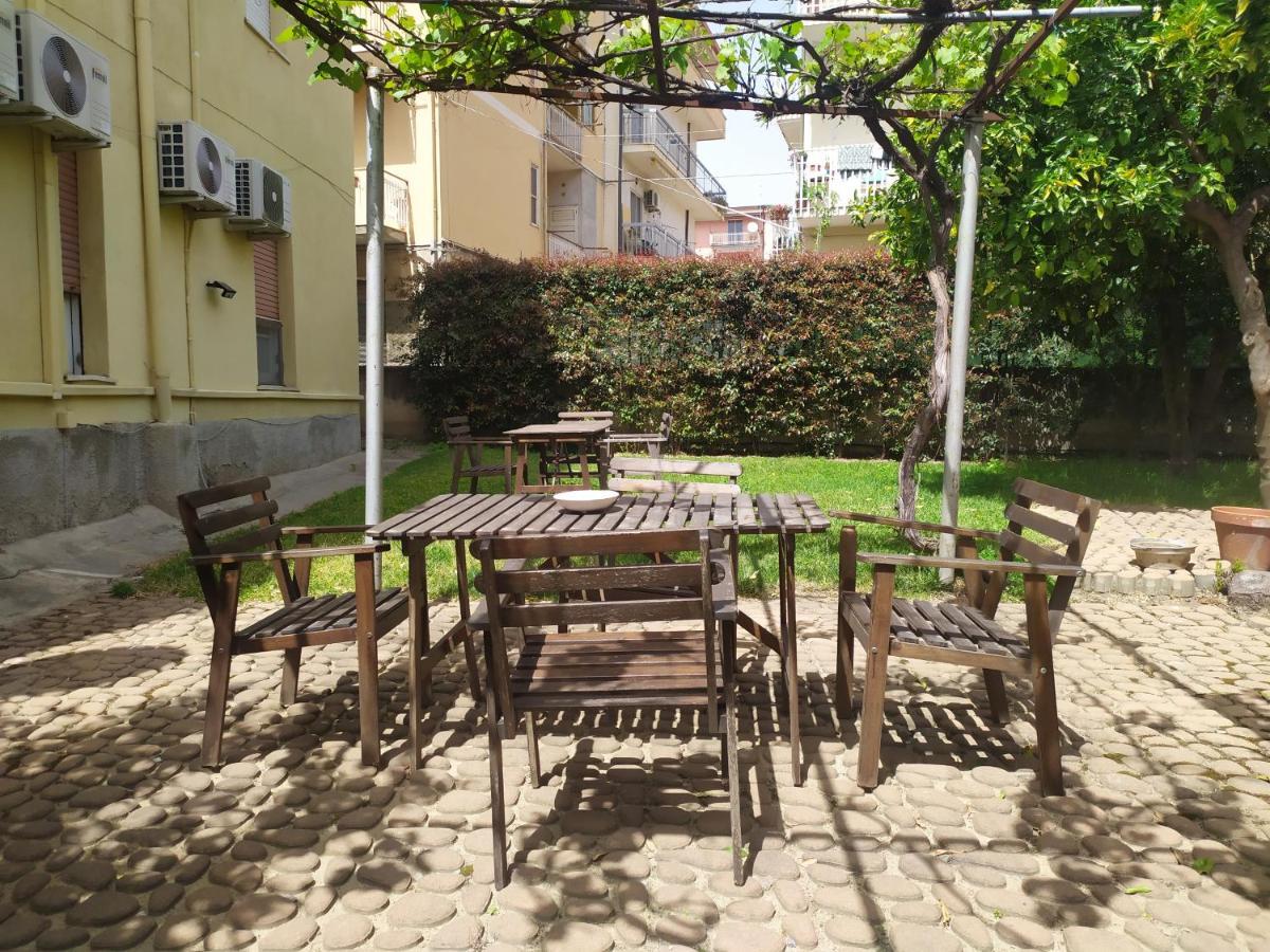 Barnet House Lamezia Apartment Ламеция Терме Екстериор снимка